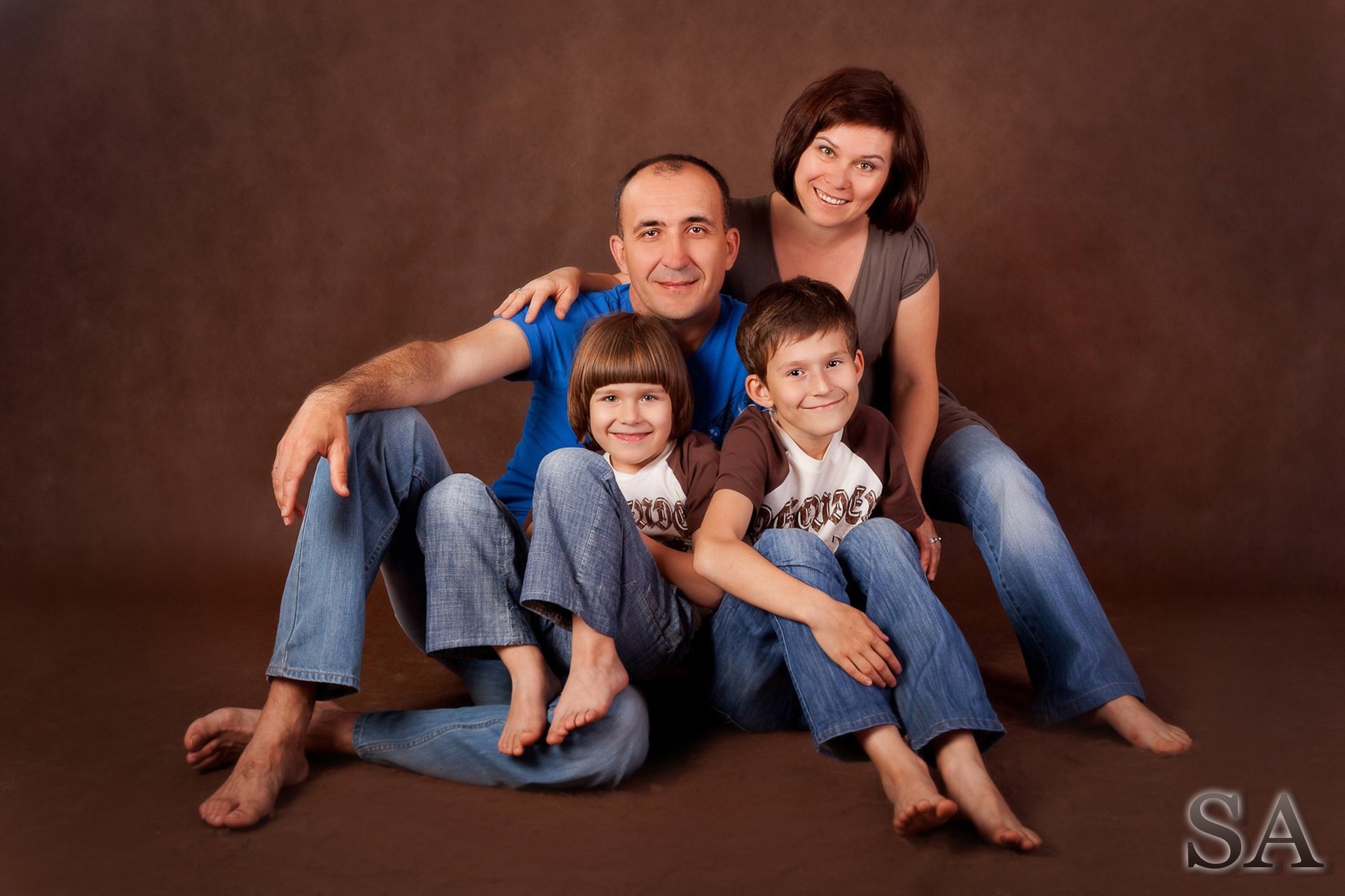 История жизни обычной семьи 33. Семейная фотосессия. Семейный портрет. Интересные семейные фотосессии. Идеи для фотосессии в студии.