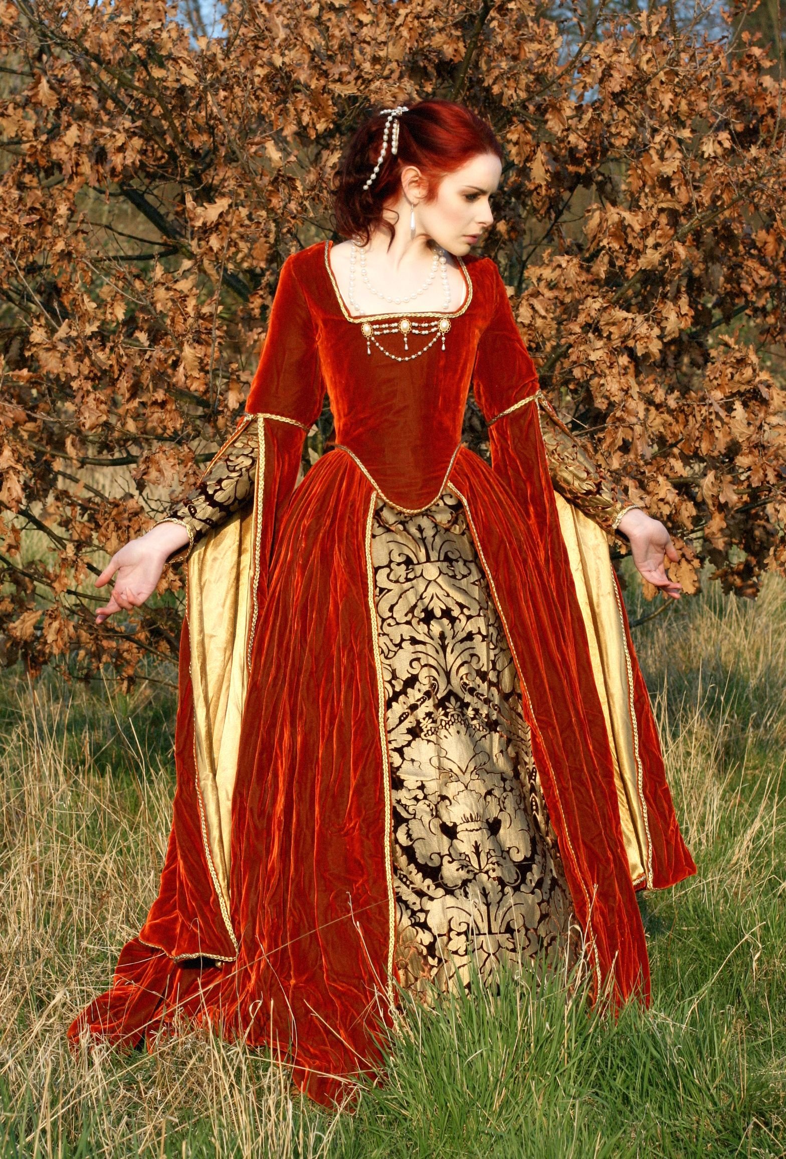 Средневековый костюм (46 фото)
