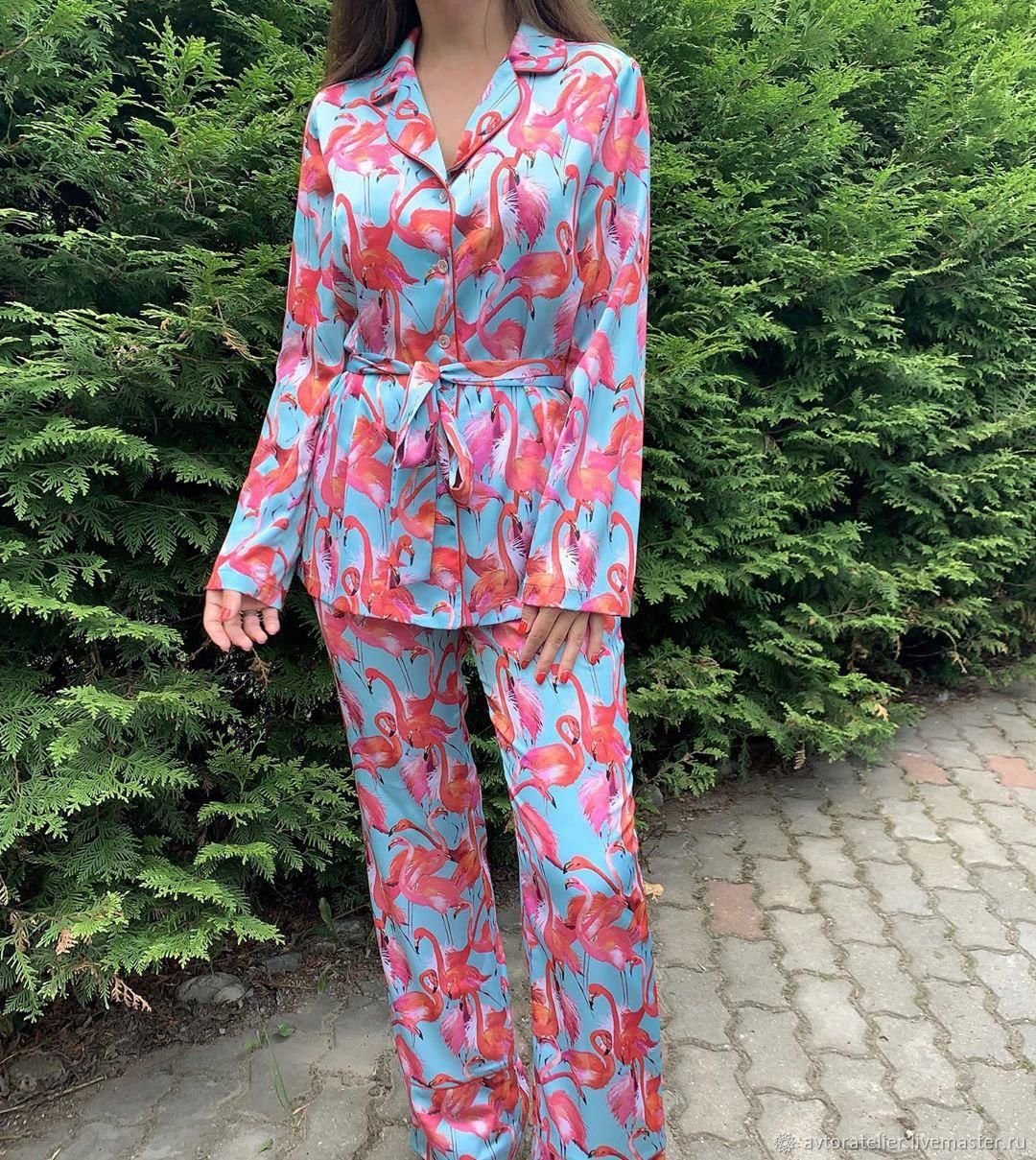 Летний женский костюм купить москва. Sofia Zharova пижамный костюм. Летний костюм в пижамном стиле. Костюм женский летний пижамный стиль.