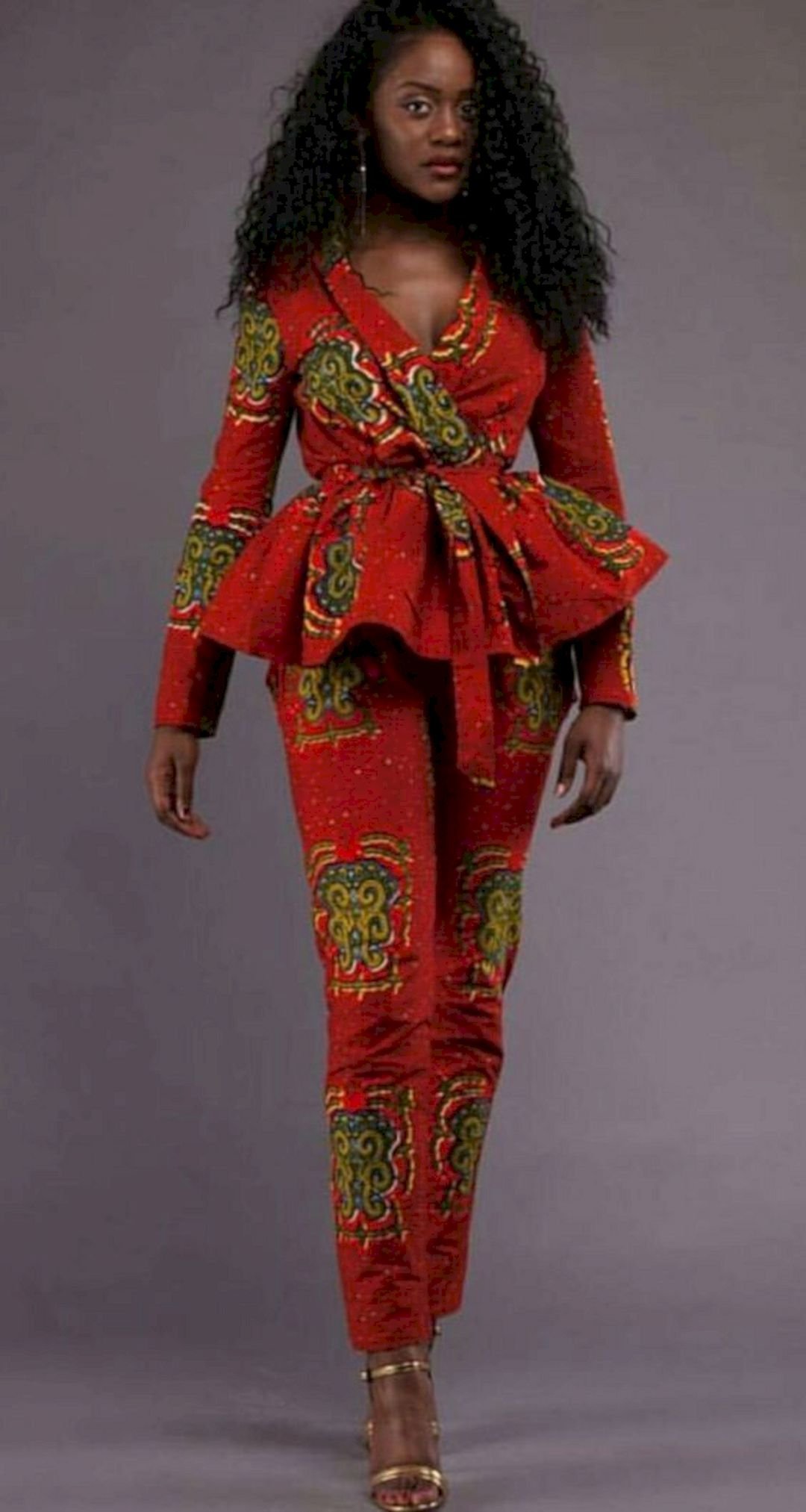 90 негритянки. Африканский женский костюм. Африканский стиль в одежде. Костюм африканца. Африканские женские Наряды.