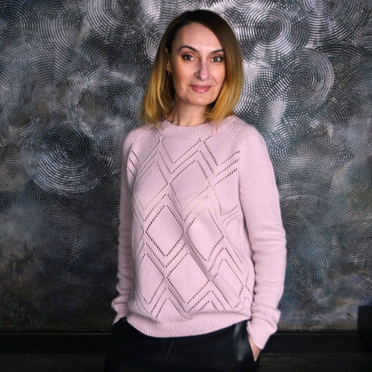 Женский свитер с узором ромбы (33 фото)
