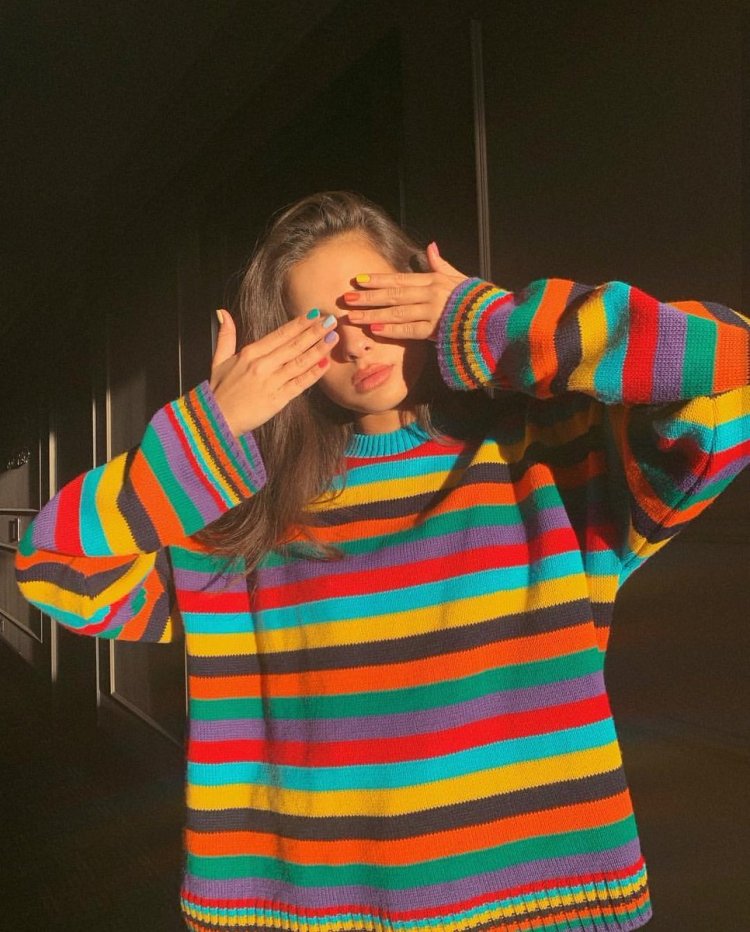 Радужные свитера (33 фото)