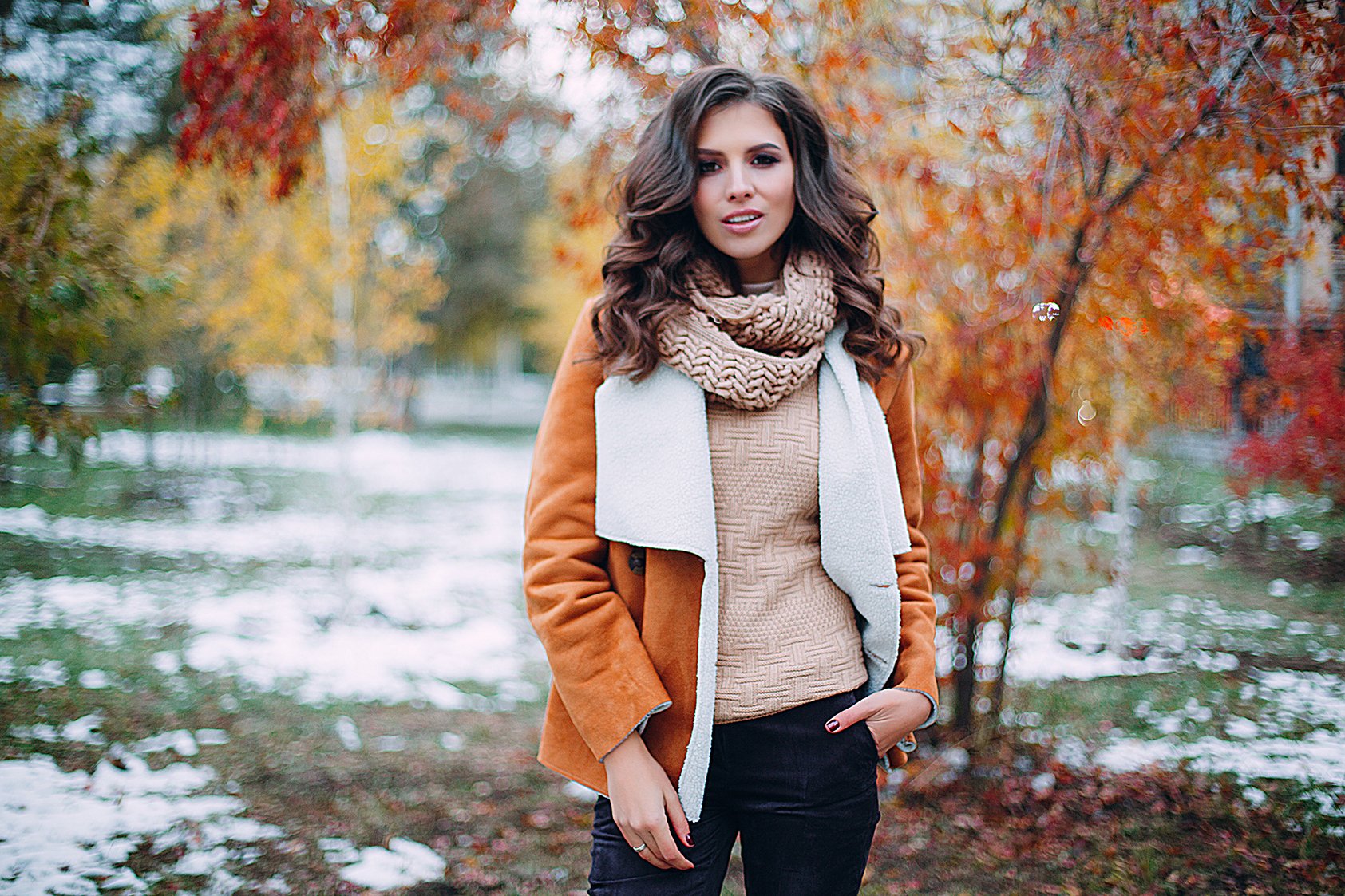 Осенний шарф. Осенние образы. Осенний женский образ. Красивые пальто для девушек. Красивая осенняя одежда для девушек.