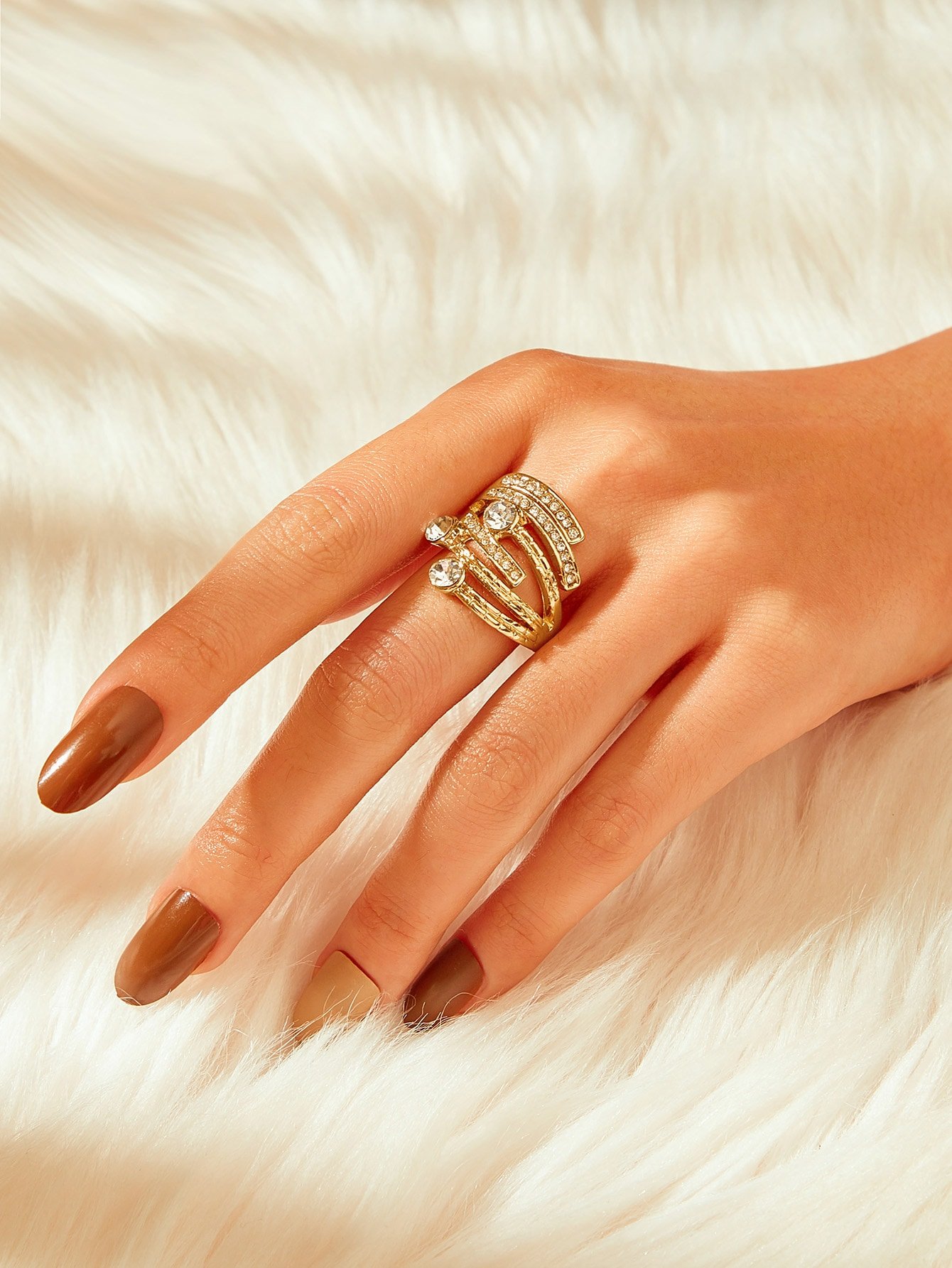 Современные золотые кольца. Кольцо женское. Стильные женские кольца. Модные золотые кольца женские. Широкое кольцо из золота.