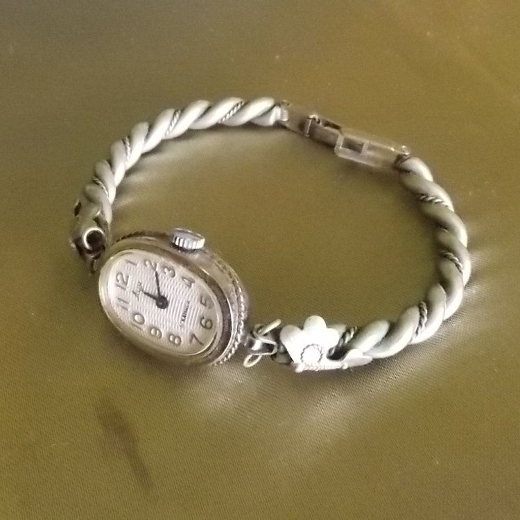 Часы с браслетом женские Луч мельхиор (47 фото)
