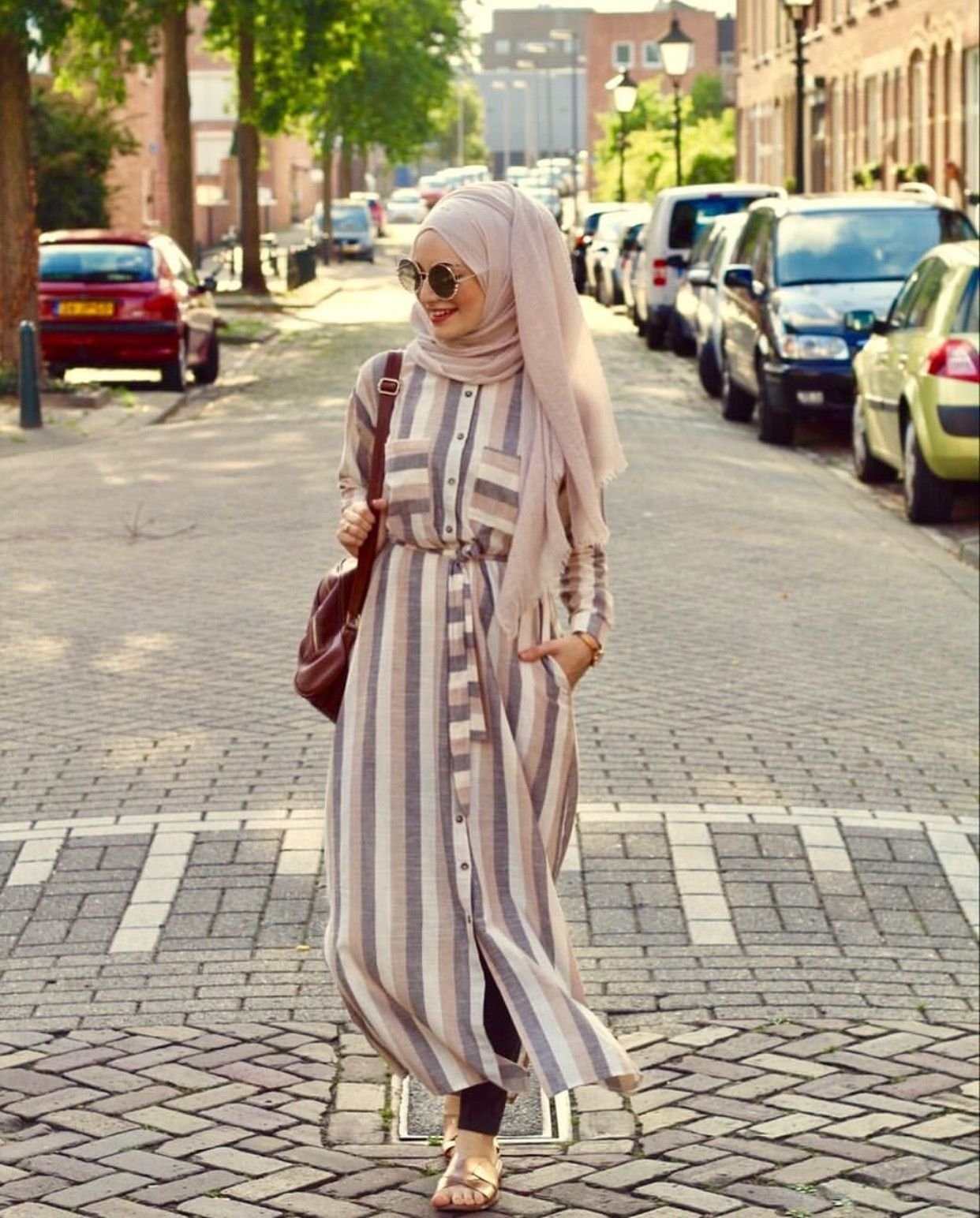 Модная мусульманская. Hijab Moda 2022 одежда Повседневная. Хиджаб Фешион. Хиджаб Абая 2022.