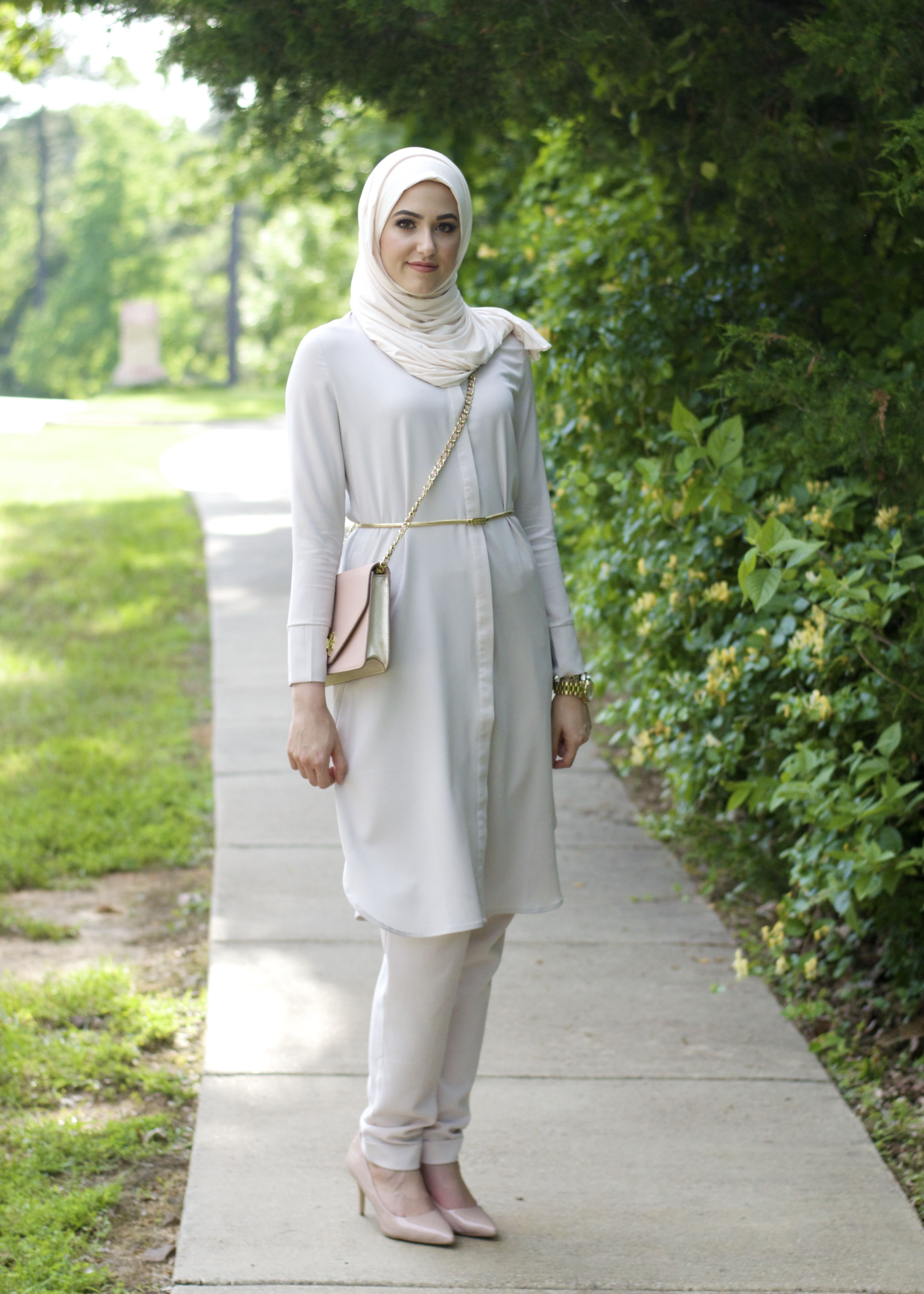 Мусульманские комплекты. Мусульманская одежда для женщин. Повседневная одежда для мусульманок. Мусульманское платье..