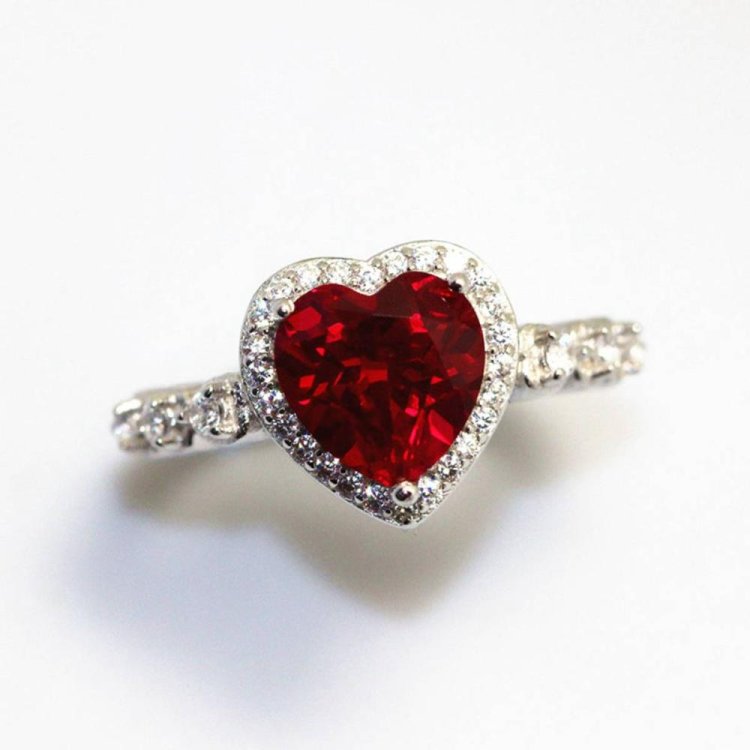 Серебряное кольцо с рубином (68 фото)