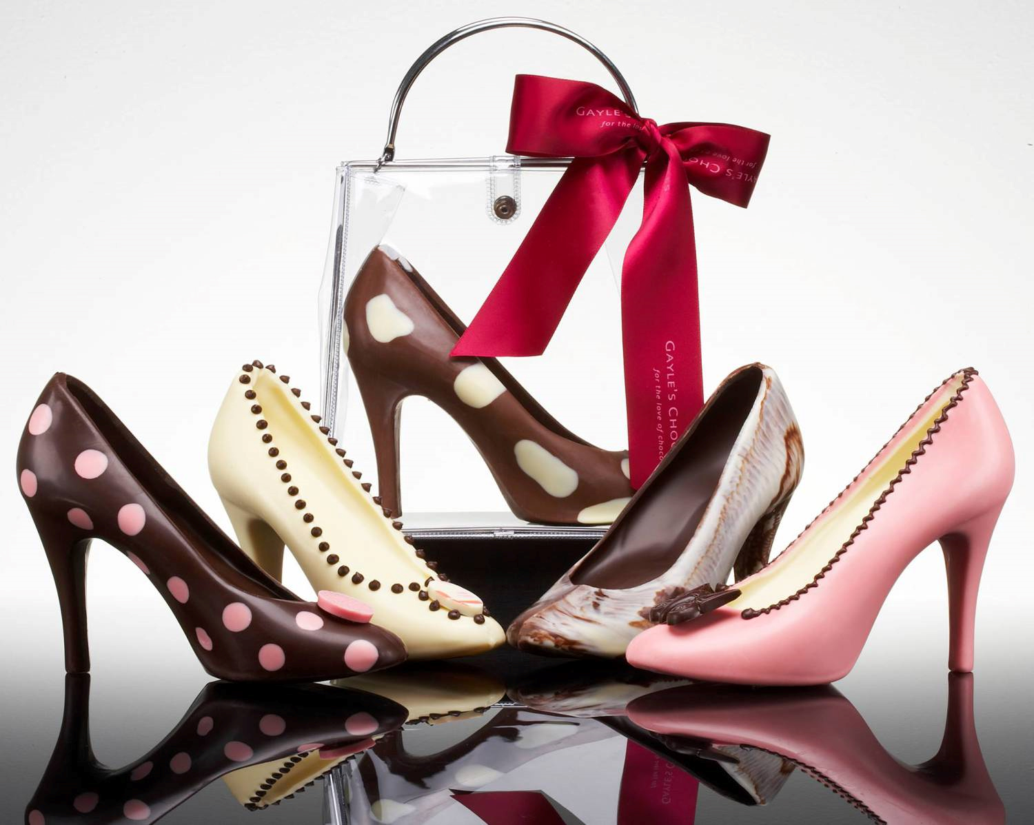 Что такое женская обувь. Женская обувь. Женская обувь реклама. Туфли. Красивая обувь.