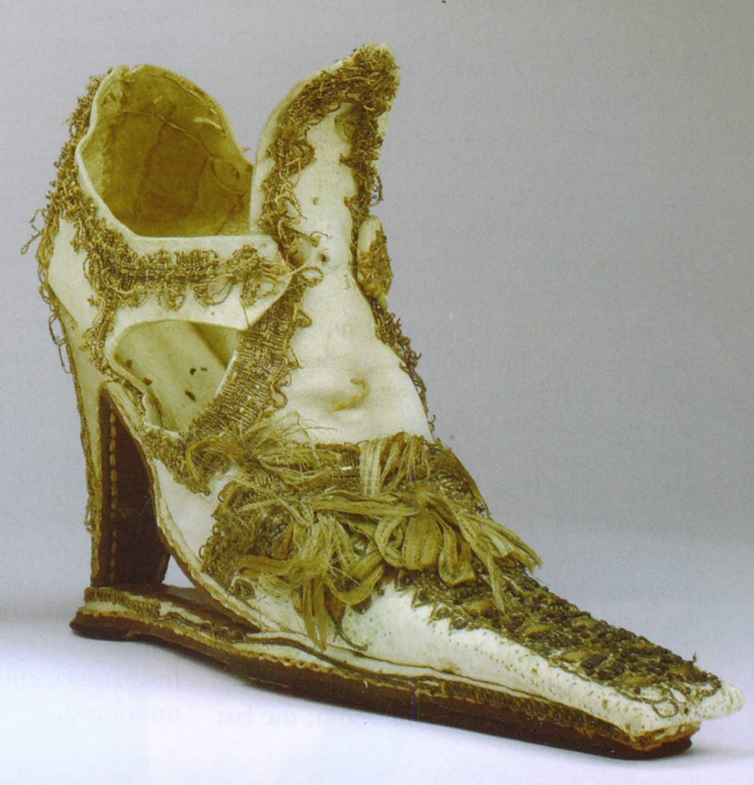 Сохранившийся предмет прошлого. Обувь Барокко (16 – 17 века). Обувь Барокко 17 век Клюши.