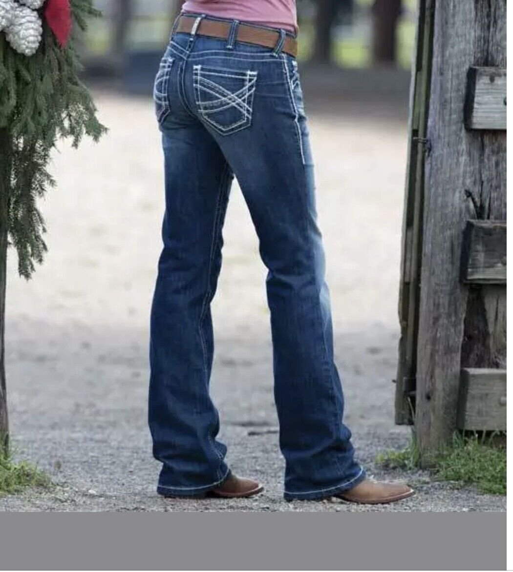 Джинсы ковбоя. Mid Rise Bootcut джинсы. Ковбойские джинсы женские. Джинсы в ковбойском стиле. Женские джинсы в ковбойском стиле.
