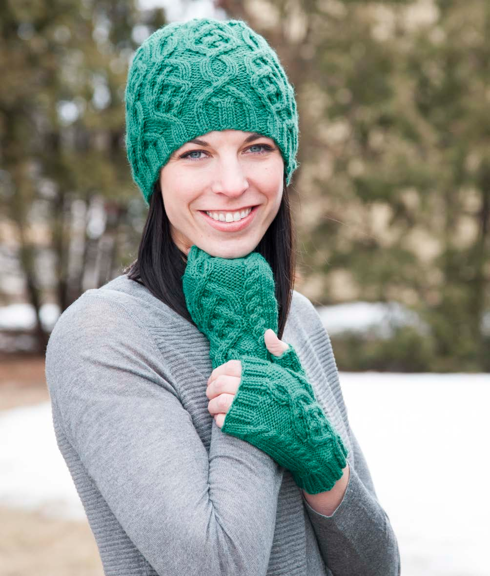 Knit hats. Шапка вязаная. Шапка с аранами. Шапка женская спицами. Шапка вязаная, зеленый.