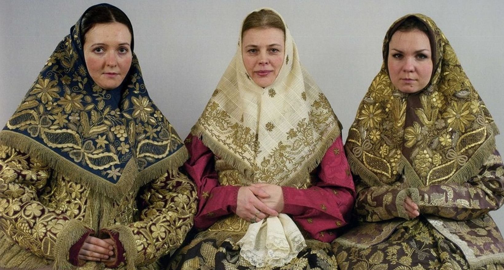 Почему женщины носили платки. Повойник старообрядцы. Повойник Старообрядческий. Старообрядческий женский костюм. Женский костюм старообрядцев.
