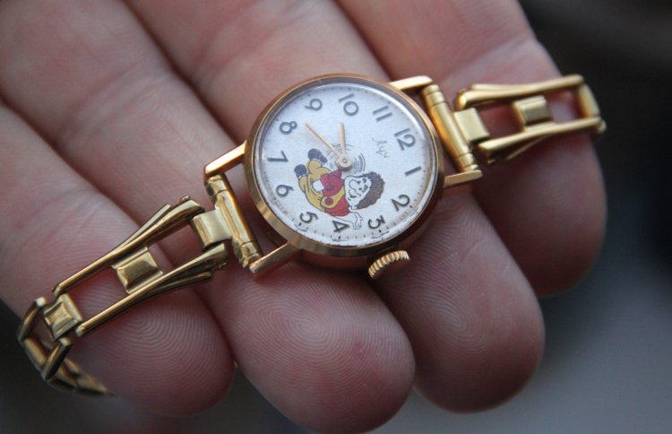 Часы луч с карлсоном на циферблате (75 фото)