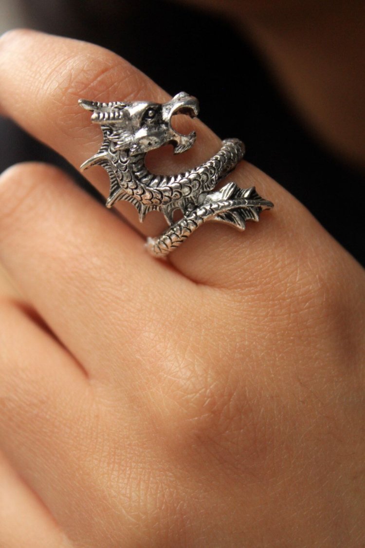 Женское кольцо дракон (55 фото)